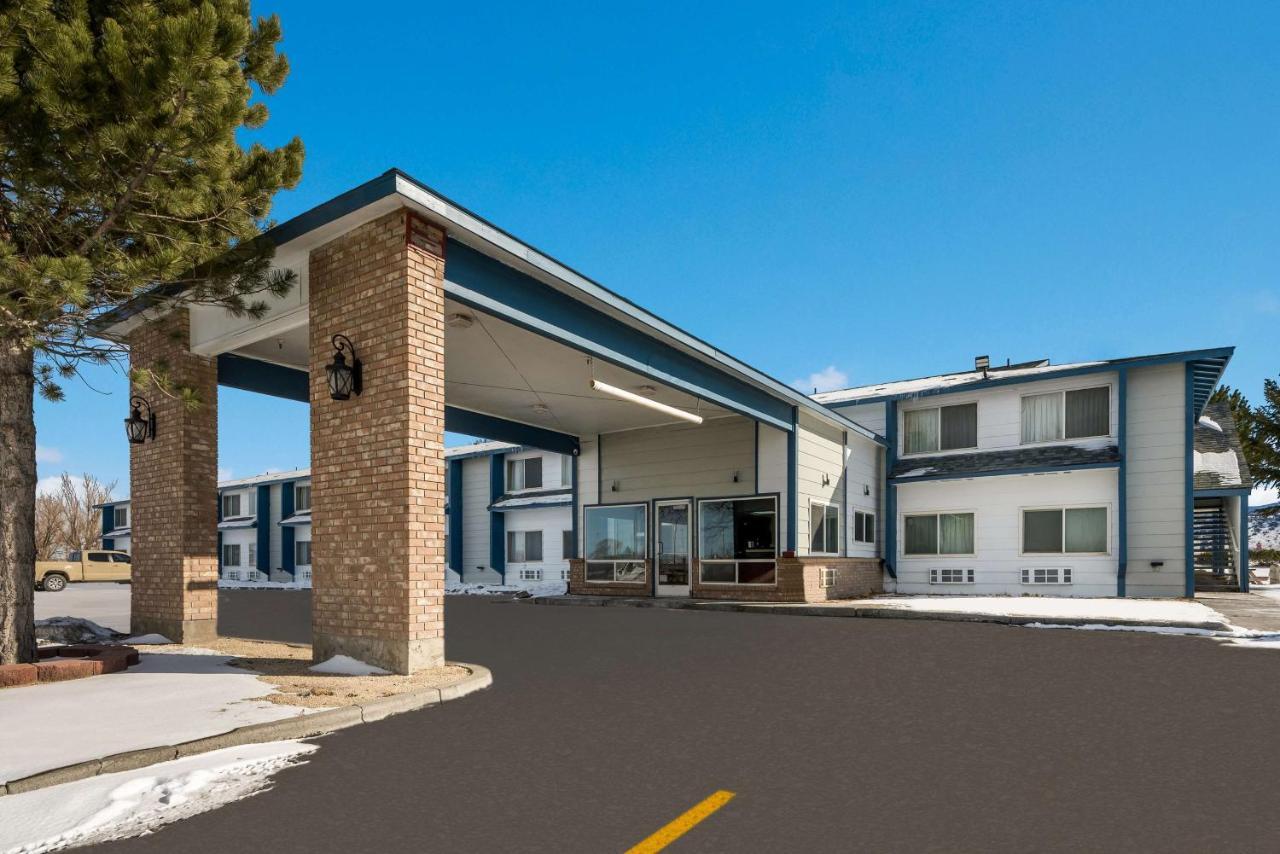 Surestay Hotel By Best Western Wells Exterior photo