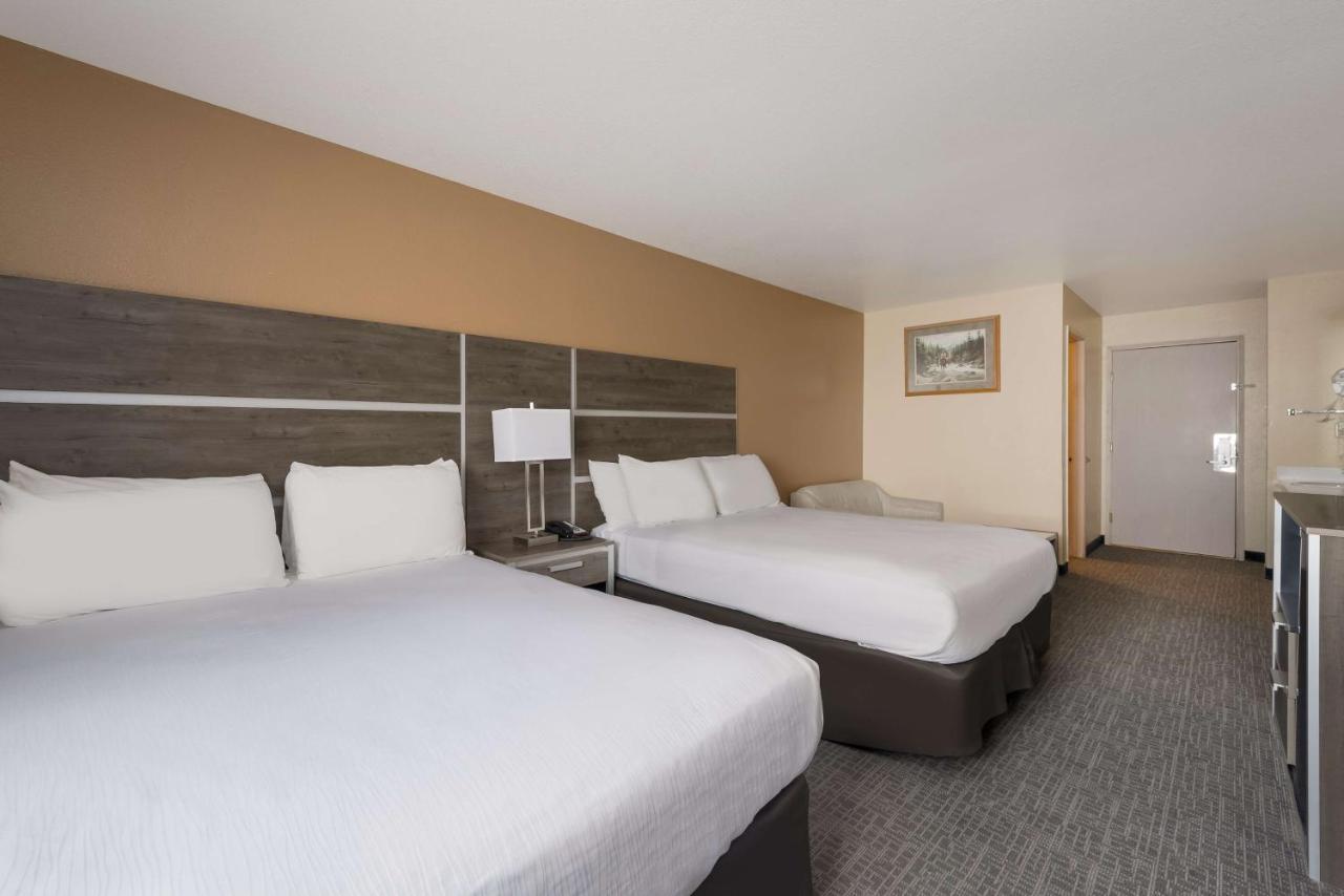 Surestay Hotel By Best Western Wells Exterior photo