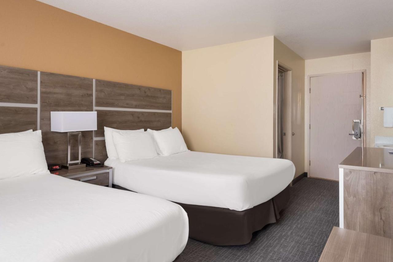 Surestay Hotel By Best Western Wells Exterior photo